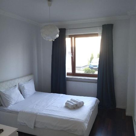House4You Apartament Sakura Airport Chopin Warschau Exterior foto